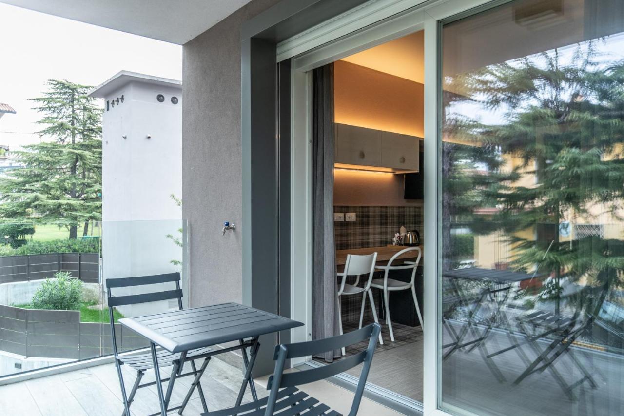 Sei Garda Apartments Пескьера-дель-Гарда Экстерьер фото